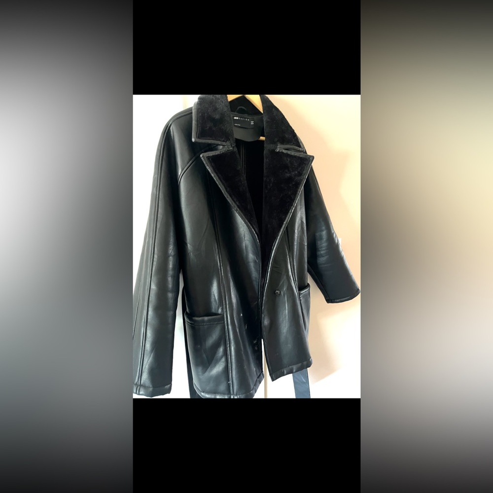 ASOS design faux fur lined jacket.
XL